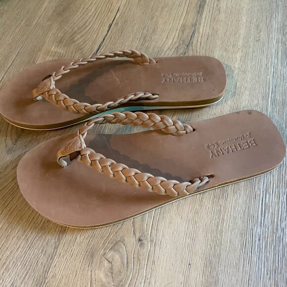 Cobian Women's Sz 10 Bethany Braided Pacifica Flip Flops Brown Sandals! - Picture 1 of 7